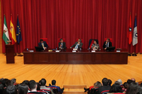 Pedro González-Trevijano imparte una conferencia en la Facultad de Derecho