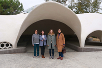 Las catedráticas María Jesús García, Alicia Rivera, Cristina Monereo y María Altamirano posan bajo el techo del 'ágora tecnológica' de la UMA