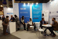 Stand de la OTRI y el SCAI de la Universidad de Málaga en Transfiere